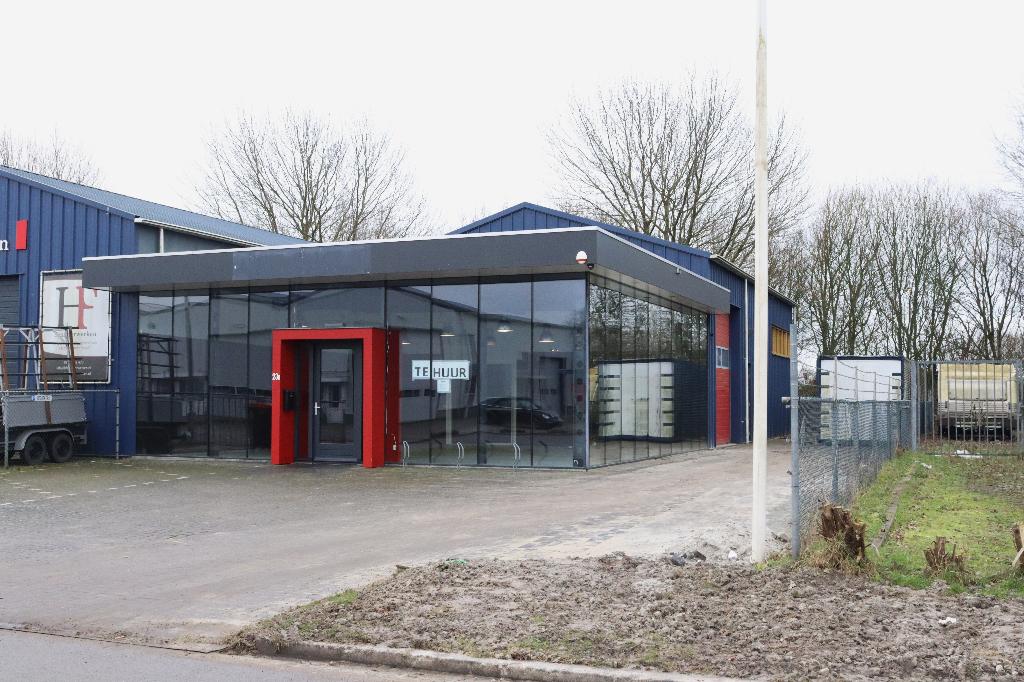 Bedrijfspand, Winkelruimte + Bedrijfsruimte + Zolder 350m2, Zakelijke goederen, 350 m², Huur, Bedrijfsruimte