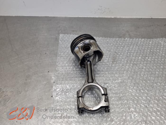 Zuiger van een Opel Vivaro, Auto-onderdelen, Motor en Toebehoren, Gebruikt, -, -, Opel