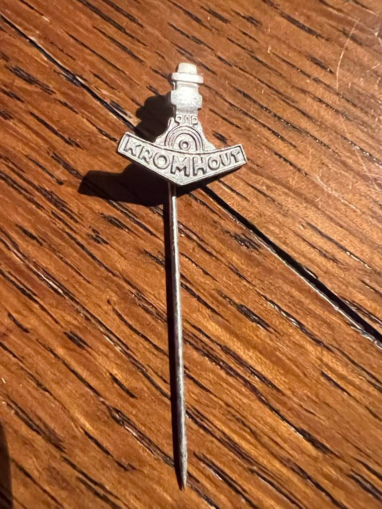 Kromhout Speldje, Ophalen of Verzenden, Gebruikt, Merk, Speldje of Pin