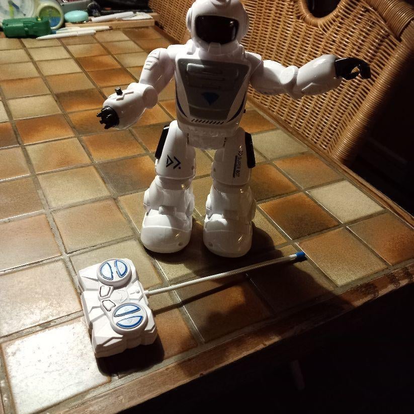 Robot - met afstandsbediening - super bot, Ophalen of Verzenden, Gebruikt, Jongen