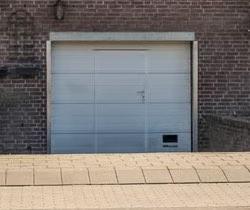 Crawford roldeur met loopdeur, Doe-het-zelf en Verbouw, Deuren en Horren, Ophalen, Gebruikt, 120 cm of meer, Garagedeur