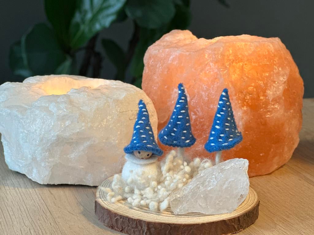 IJskabouter / winterkabouter kabouter winter bergkristal wol, Ophalen of Verzenden, Nieuw, Figuurtje(s), Wolvilt