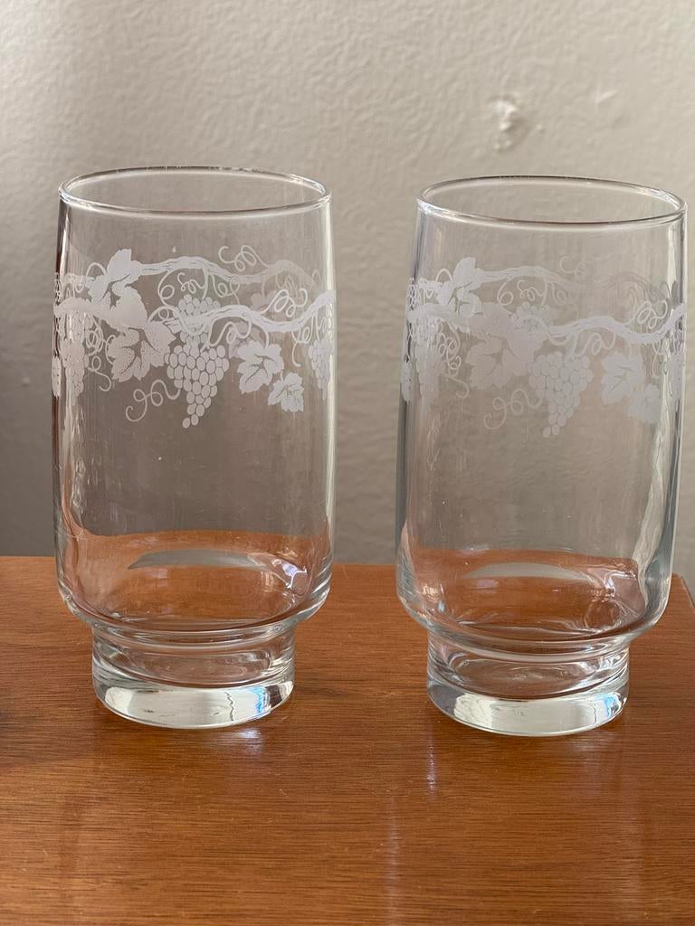 Luminarc 2 Waterglazen / Limonadeglazen met druivenrank, Verzamelen, Glas en Borrelglaasjes, Ophalen of Verzenden, Zo goed als nieuw