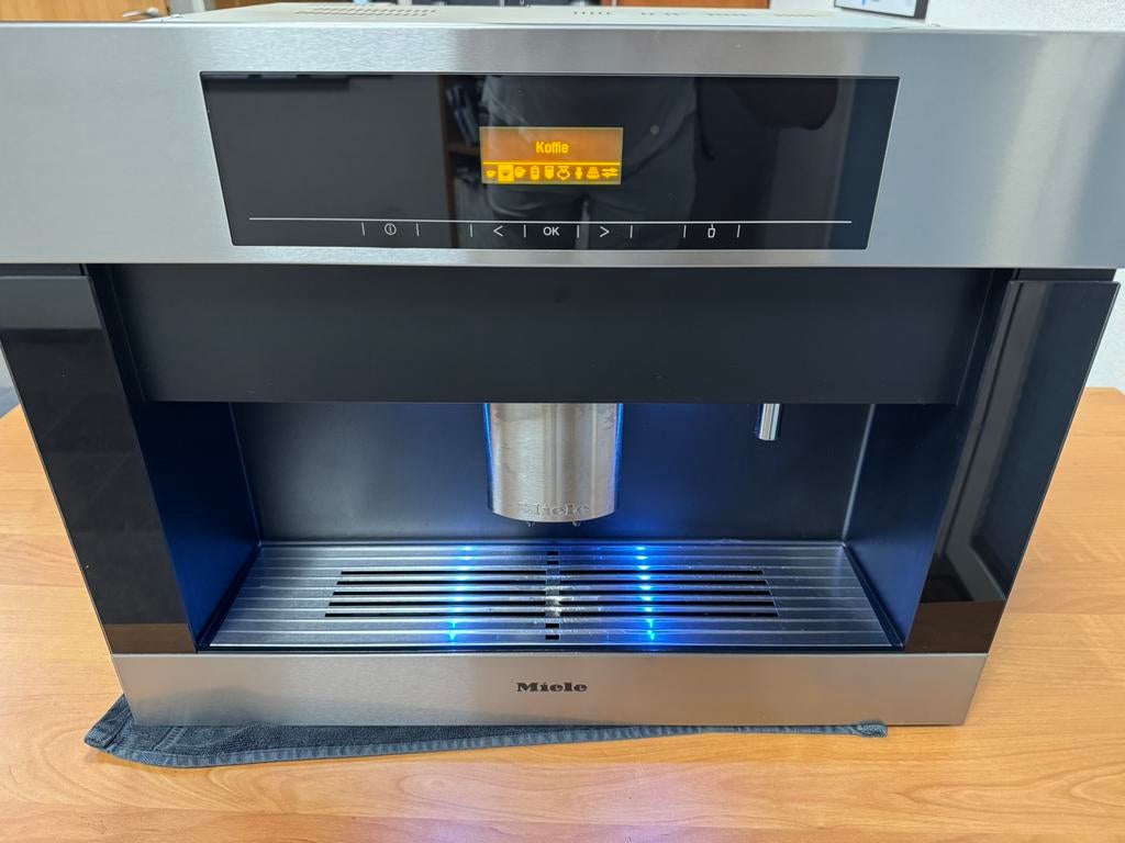 Miele cva 5060 koffiemachine inbouw, Witgoed en Apparatuur, Ophalen, Afneembaar waterreservoir, Gebruikt, Koffiemachine