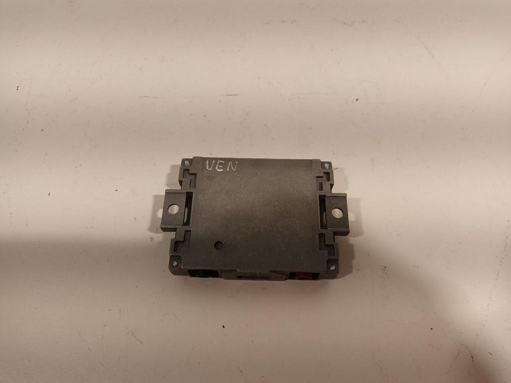 Antenne versterker Audi A4, Ophalen of Verzenden, Van der Ven Autorecycling B.V., Onderdelen@venauto.nl, Ettenseweg 76, 4706 PB Roosendaal, The Netherlands