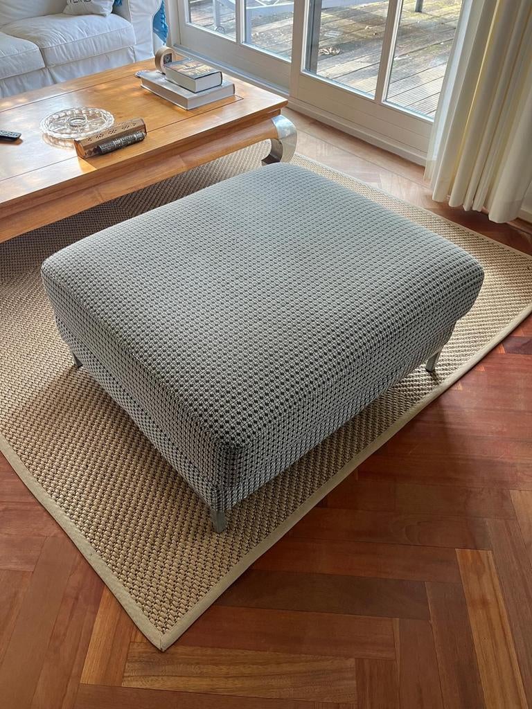 Mooie geruite poef met metalen poten, Huis en Inrichting, Banken | Voetenbanken en Poefen, Ophalen, Minder dan 50 cm, Rond, Minder dan 50 cm