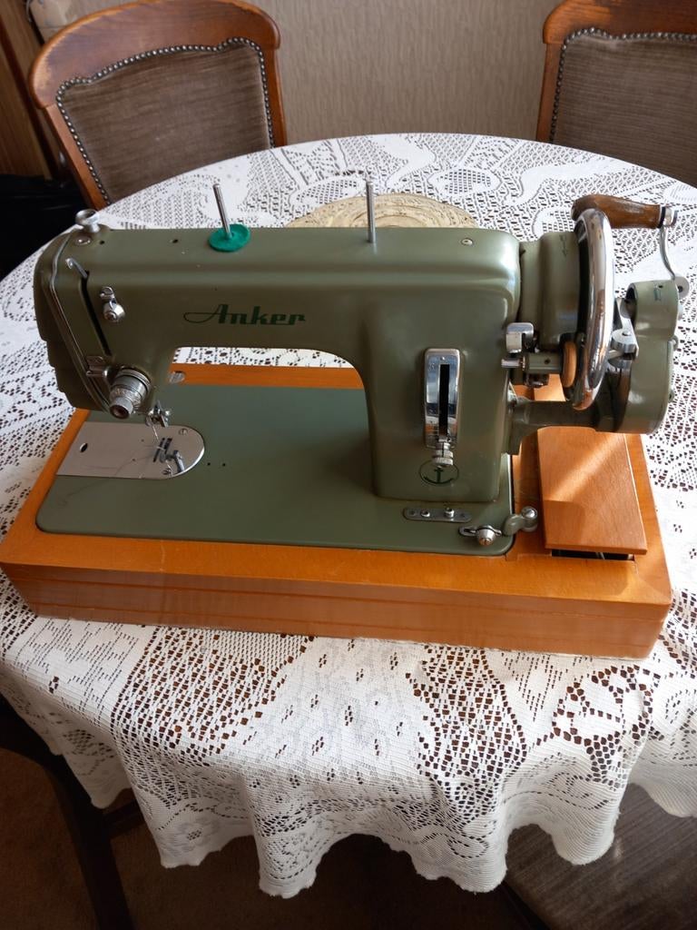 Anker naaimachine - Vintage, 70 jaar oud incl. koffer., Antiek en Kunst, Ophalen