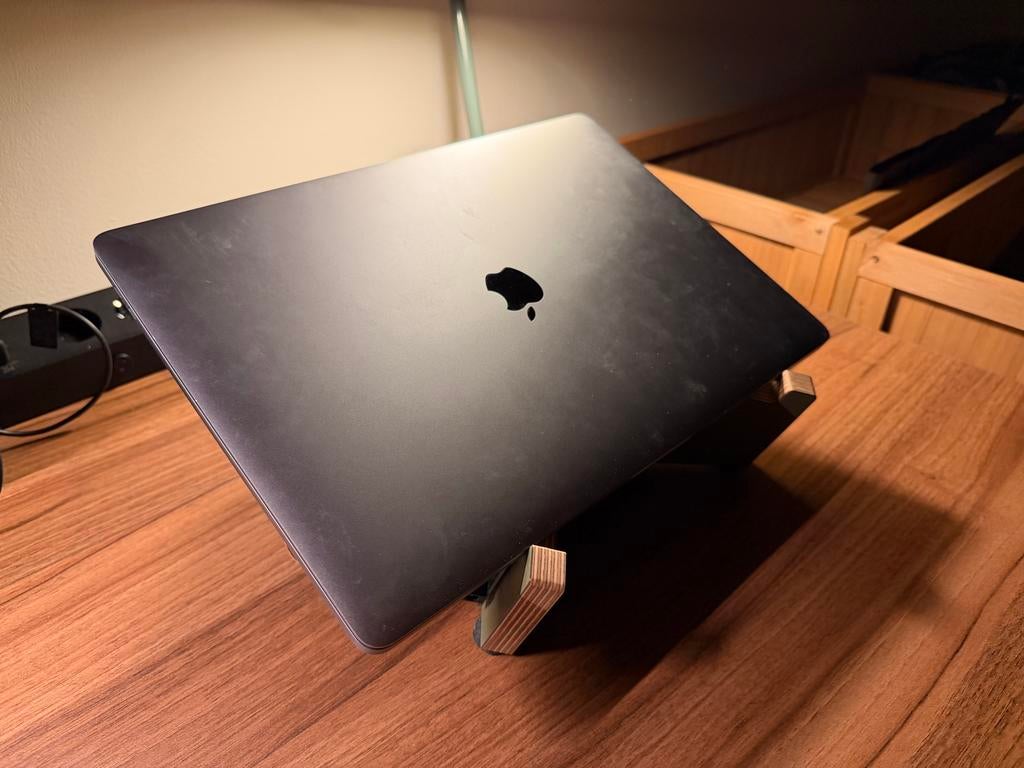 MacBook Pro 15 inch 2018 500GB SSD 16GB RAM, Computers en Software, Apple Macbooks, MacBook Pro, Gebruikt, 2 tot 3 Ghz, 512 GB