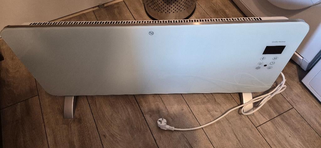 2000Watt Wifi convector (elektrische verwarming), Ophalen, 30 tot 80 cm, Radiator, Zo goed als nieuw