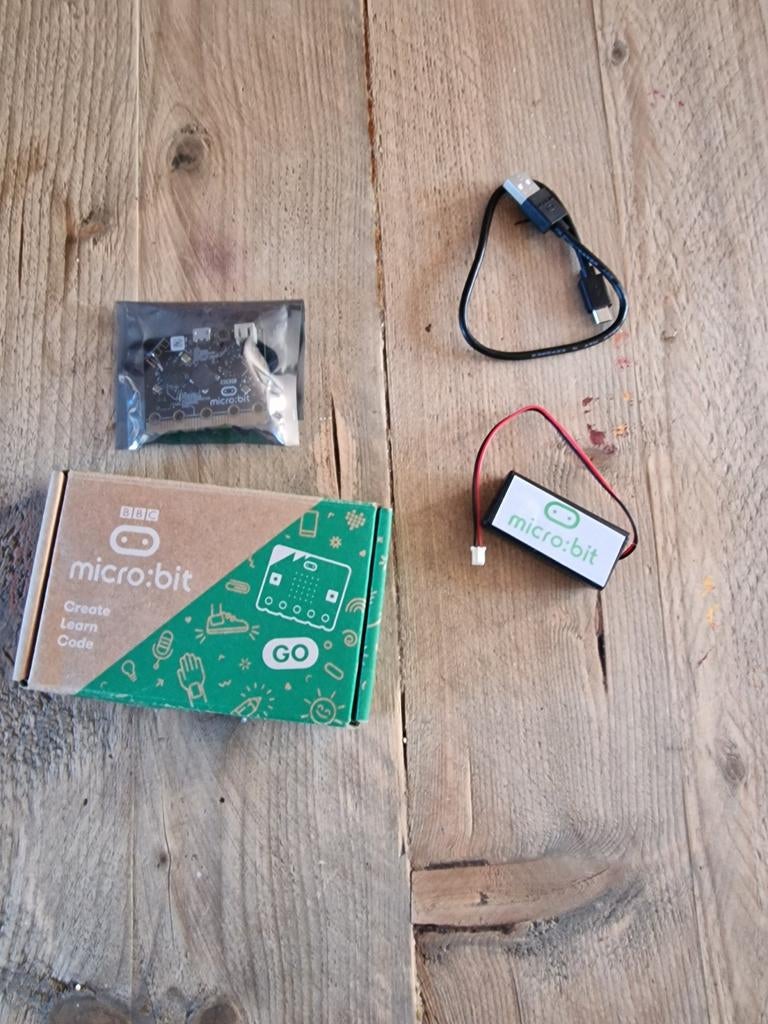 BBC micro:bit GO Starter Kit - Zo goed als nieuw, Ophalen of Verzenden, Zo goed als nieuw
