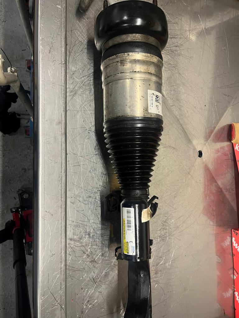 A 2053200525 Voorpoot Mercedes C      A2053202038, Auto-onderdelen, Ophalen, Gebruikt, Mercedes-Benz