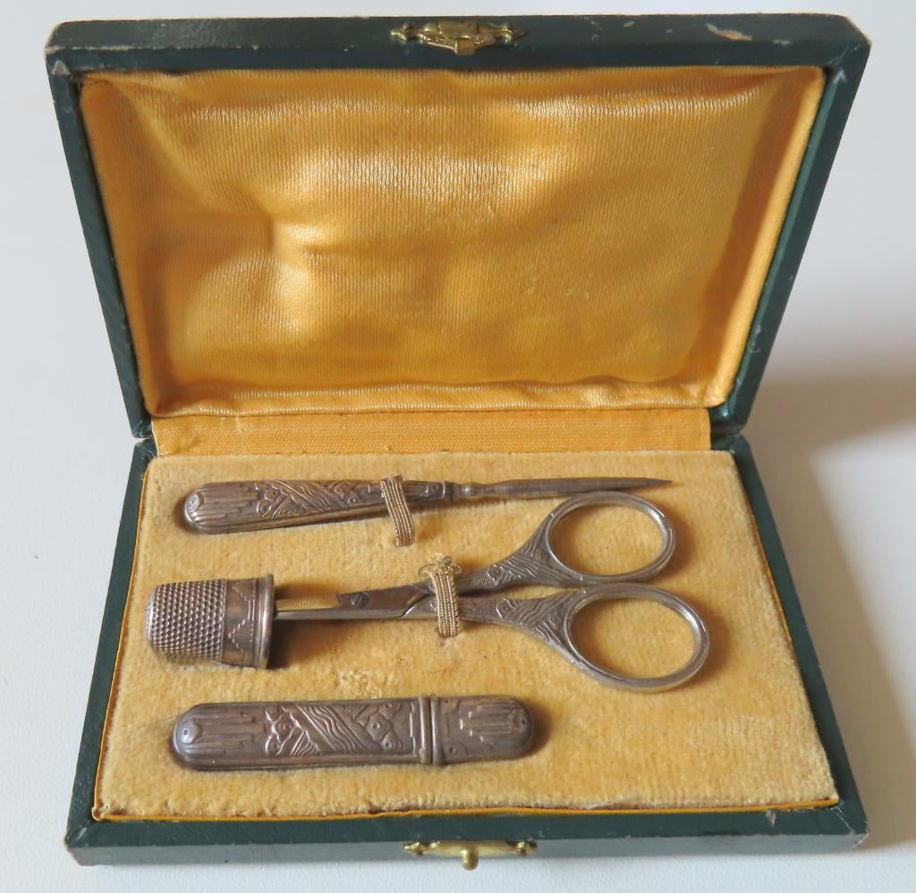 Koopje! Art Deco naaigarnituur, compleet, incl verzenden, Verzenden