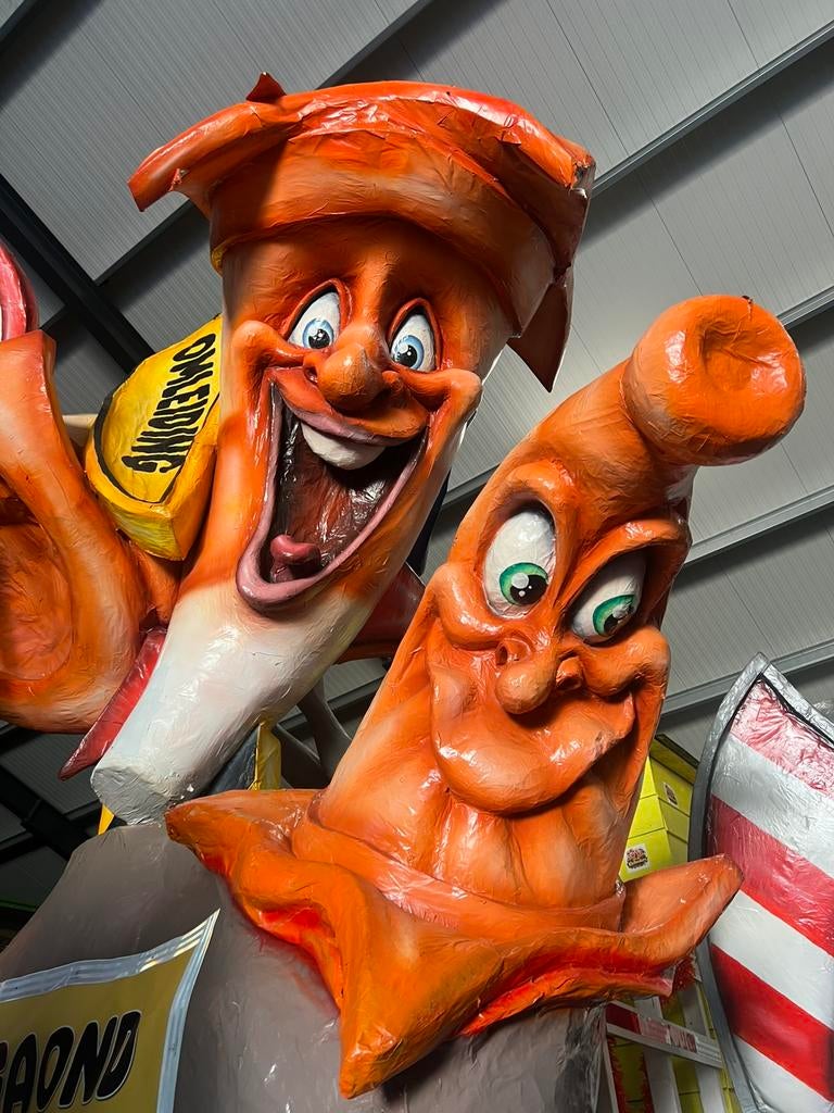 Losse onderdelen voor carnavalswagen poppen, Ophalen, Versiering, Carnaval