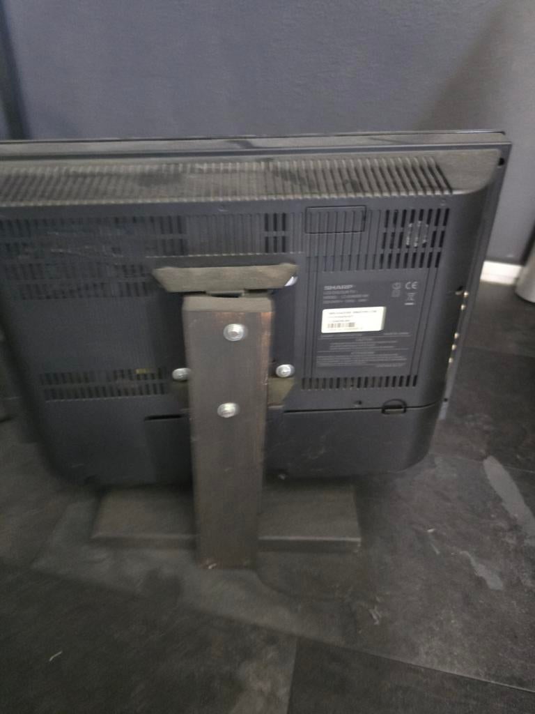 Sharp Aquos tv, doet het, geen afstandsbediening, Ophalen of Verzenden