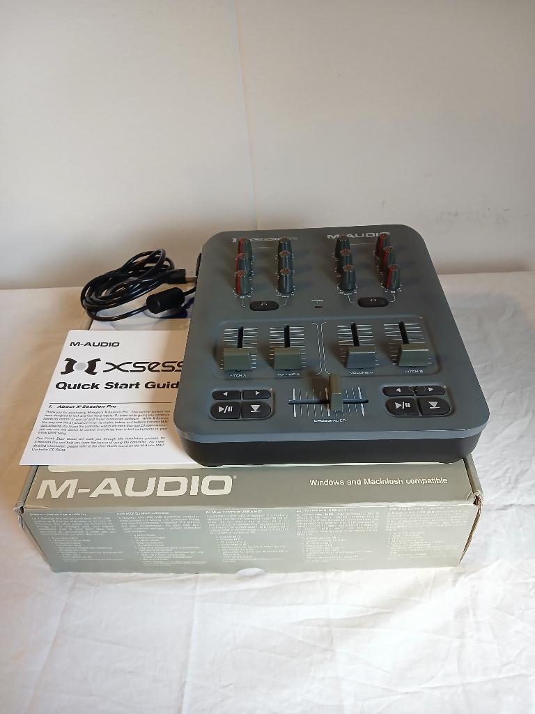 M-Audio X-Session Pro USB MIDI DJ controller, Ophalen of Verzenden, Gebruikt, Dj-set, Overige merken