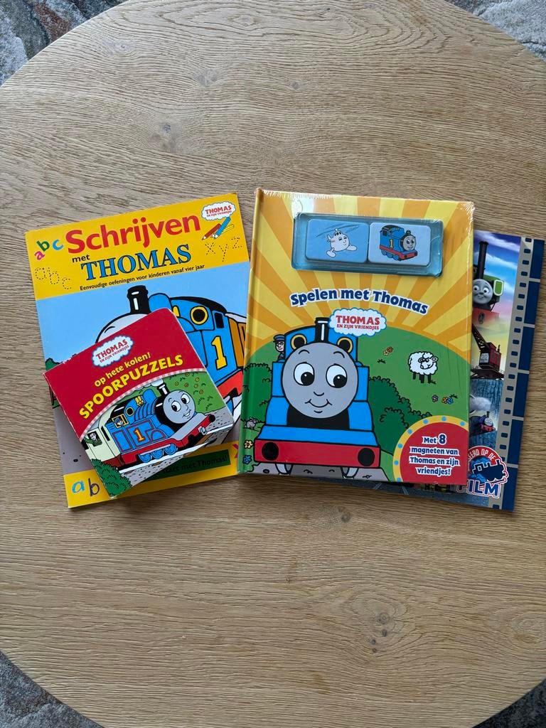 4 Thomas de Trein boeken: Schrijven, Spelen, Spoorpuzzels, F, Boeken, Ophalen of Verzenden, Nieuw, Fictie algemeen
