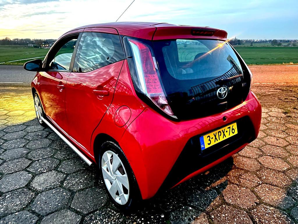 Toyota Aygo 1.0 NAP 5D NW APK XENON BLUETOOTH NIEUWE MODEL, Euro 5, 4 stoelen, Origineel Nederlands, Bedrijf