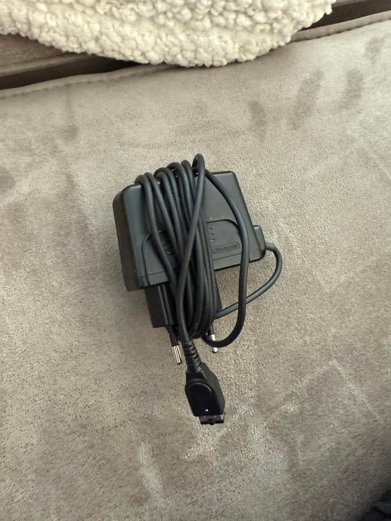 Originele Gameboy Advance Oplader, Spelcomputers en Games, Ophalen of Verzenden, Zo goed als nieuw, Game Boy Advance
