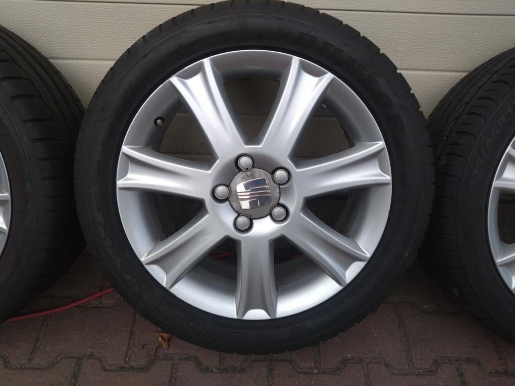 Seat Leon 2012 Velgen met 2 Nieuwe Banden 5x112, Auto-onderdelen, Banden en Velgen, Ophalen, Gebruikt, Banden en Velgen, 17 inch