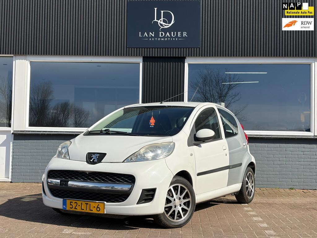 Peugeot 107 1.0-12V XS / Airco / Scherm / NAP, Voorwielaandrijving, Gebruikt, 4 stoelen, Origineel Nederlands