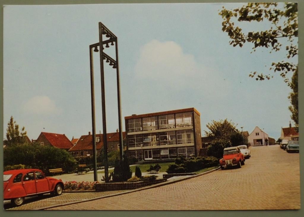 Heerjansdam - Gemeentehuis - oude autos - Citroen 2CV, Ophalen of Verzenden, 1960 tot 1980, Ongelopen, Zuid-Holland