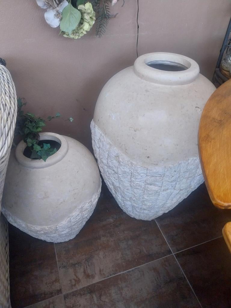 Zware stenen bloempotten /vazen 75 cm hoog en 95 cm hoog, Ophalen of Verzenden, Overige kleuren, Steen