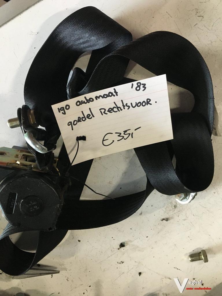 Mercedes W201 190 serie 1983  Gordel Rechtsvoor