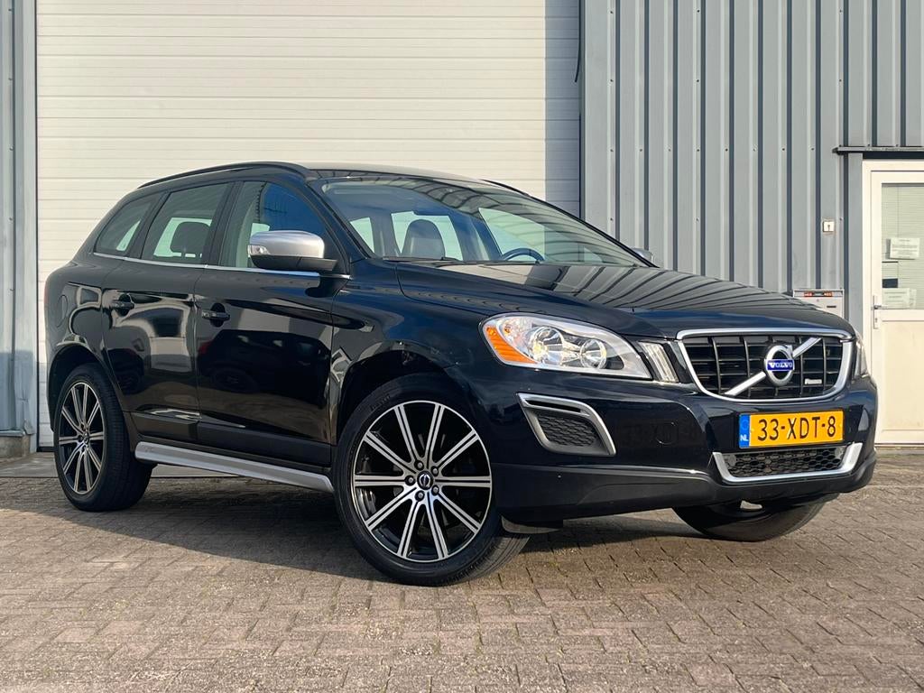 Volvo XC60 T5 R DESIGN ✅ 1e eigenaar ✅100% dealeronderhouden, 1800 kg, Zwart, 4 cilinders, Zwart