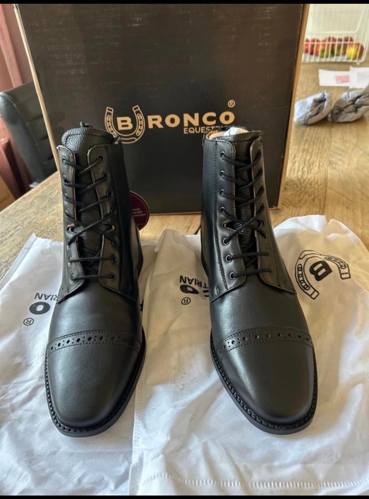 2x Bronco equestrian rijlaarzen maat 42 zwart leer, Dieren en Toebehoren, Paardrijkleding, Ophalen of Verzenden, Dressuur, Schoeisel