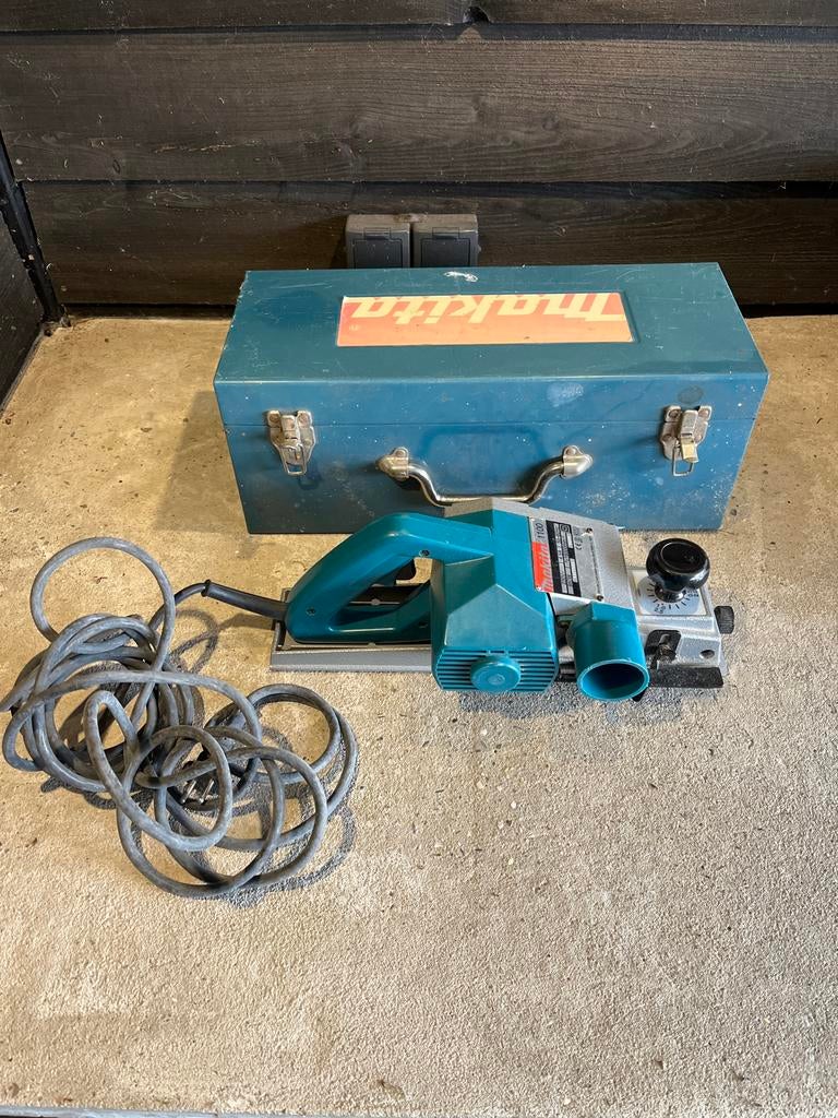 Makita Schaafmachine 1100 met koffer, Doe-het-zelf en Verbouw, Schaafmachines, Gebruikt, Elektrisch, Ophalen