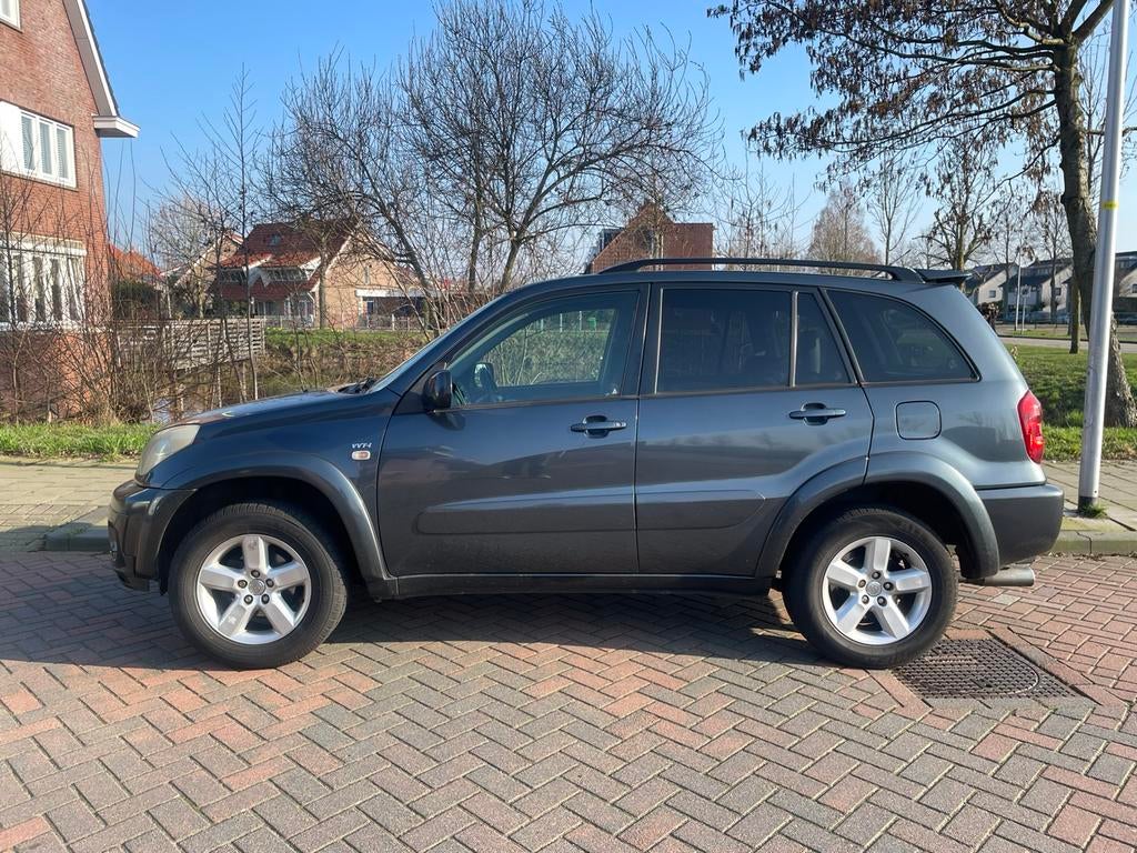Toyota Rav4 2.0 5DR 4WD 2005 Grijs, 1998 cc, 4 cilinders, Handgeschakeld, Vierwielaandrijving