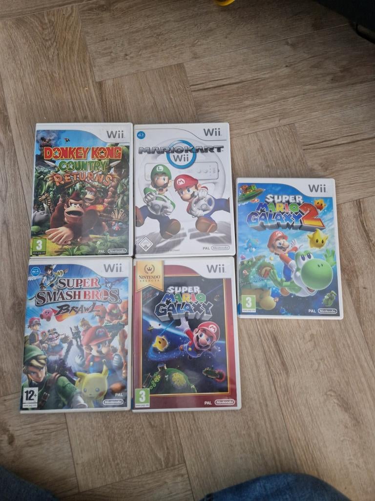 Wii spellen met boekjes, cds netjes, Spelcomputers en Games, Games | Nintendo Wii, Gebruikt, Overige genres, 3 spelers of meer
