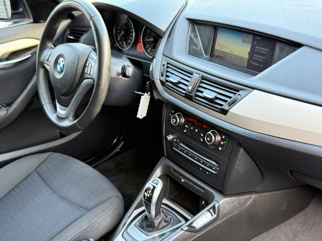 BMW X1 SDrive20i Business Automaat Panoramadak Navi Cruise P, Euro 5, Zwart, 184 pk, SUV of Terreinwagen