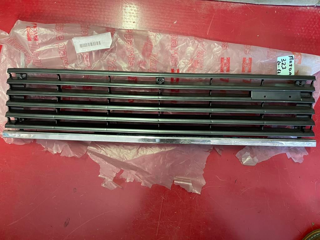 3x oldtimer grillen Mazda 323/626, Ophalen of Verzenden, Nieuw