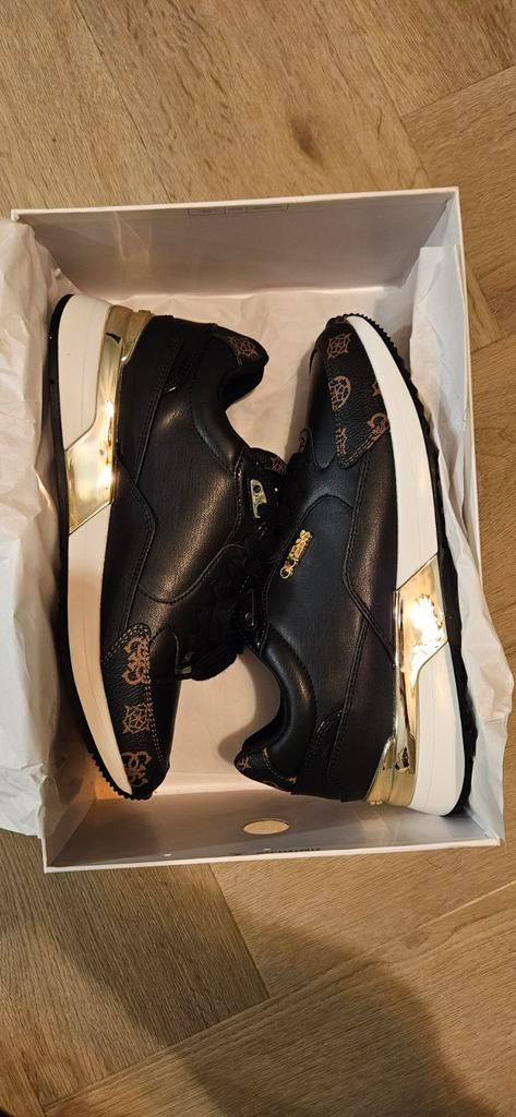 Nieuw in doos-Guess Moxea sneakers, Guess, Zwart, Nieuw, Ophalen of Verzenden