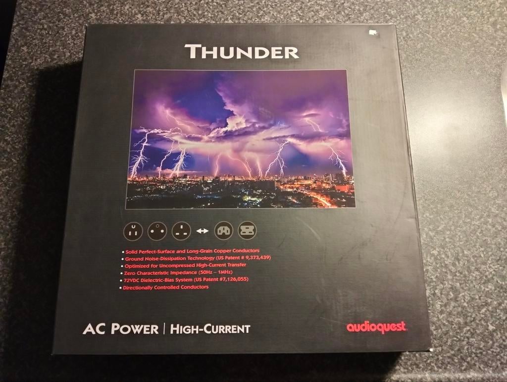 Audioquest Thunder powercable  ( nieuwstaat ), Ophalen of Verzenden, Zo goed als nieuw, Luidsprekerkabel