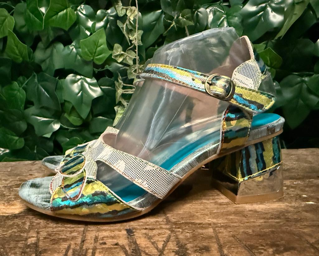 bijna Nieuwe sandalen van Laura Vita maat 40, Laura vita, Overige kleuren, Zo goed als nieuw, Laura vita