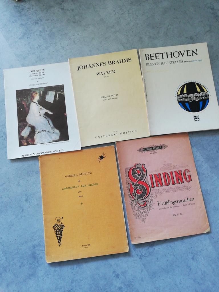 5 pianoboeken met klassieke muziek, Muziek en Instrumenten, Bladmuziek, Gebruikt, Klassiek, Ophalen of Verzenden, Artiest of Componist