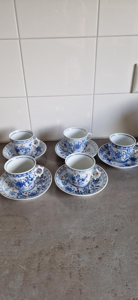 Kop en schotels, Ophalen