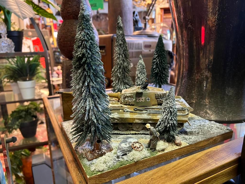 Prachtige diorama WO2 winter Köningstiger, Ophalen, 1:35 tot 1:50, Nvt, Nvt
