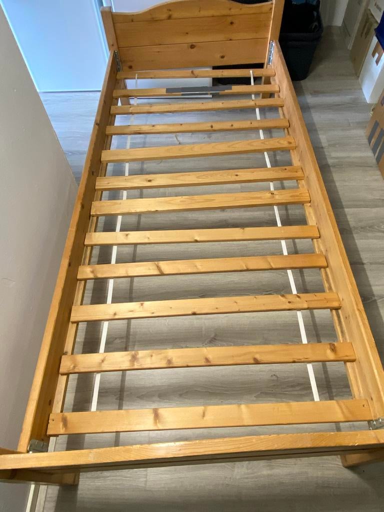 Eenpersoonsbed met lattenbodem 90x200cm, Ophalen, Gebruikt, 90 cm, 200 cm