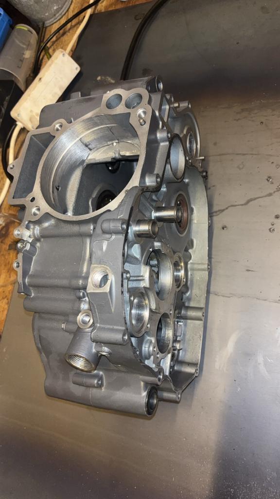 KTM 250cc 4-takt carters, Ophalen