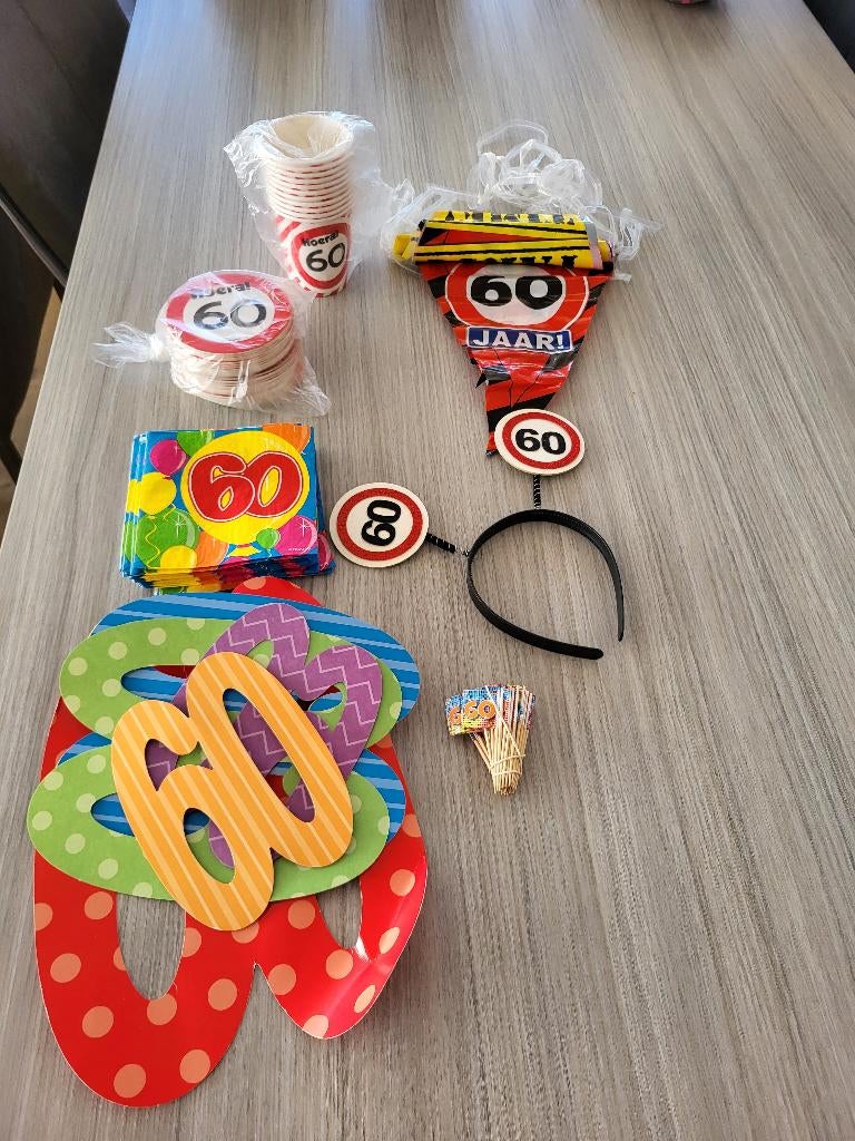 feestartikelen 60 jaar, Ophalen of Verzenden, Zo goed als nieuw, Versiering, Verjaardag