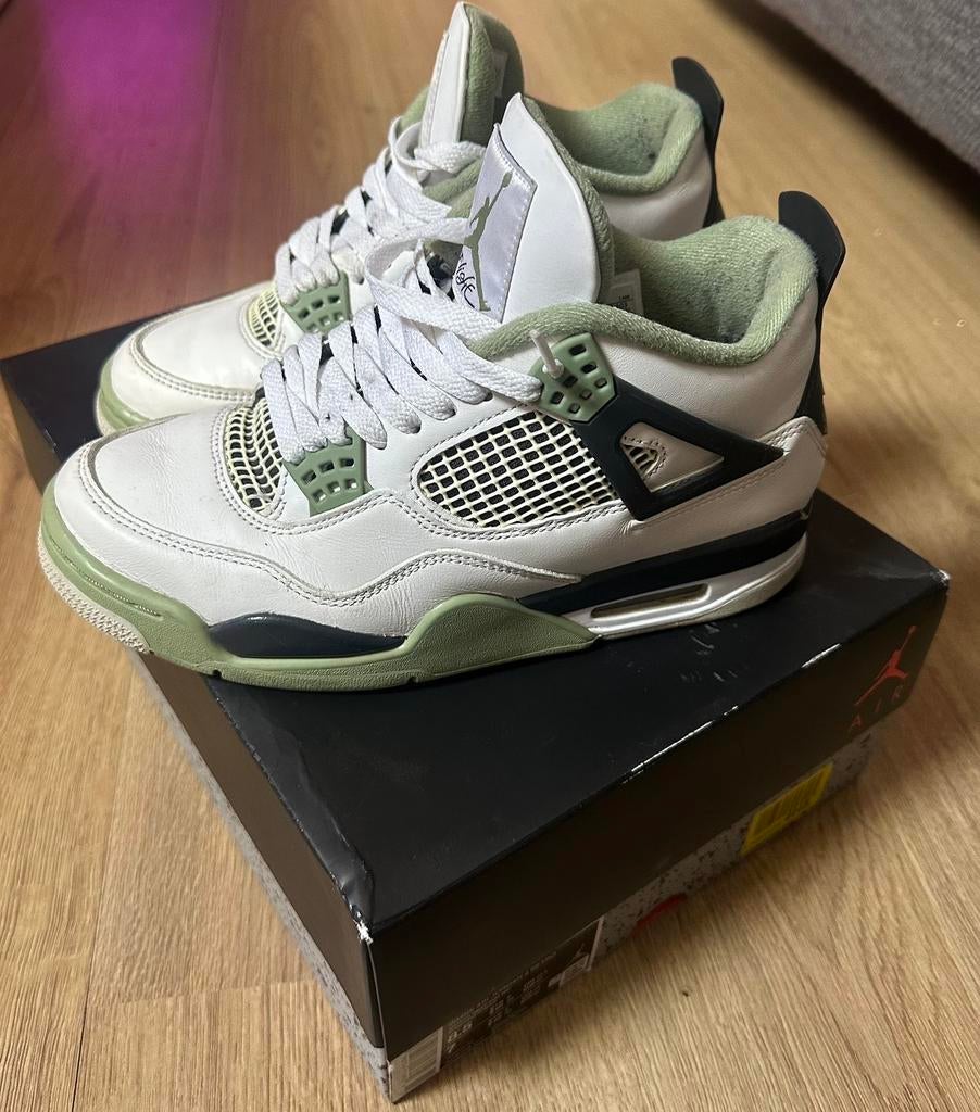 Jordan 4 seafoam, Ophalen of Verzenden, Zo goed als nieuw, Wit