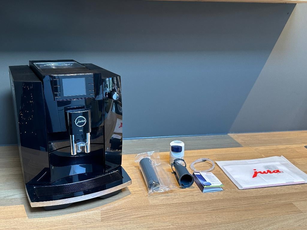 Jura E6 (EC) Piano Black Koffiemachine 2024 Garantie, Jura, 10 kopjes of meer, Koffiemachine, Zo goed als nieuw