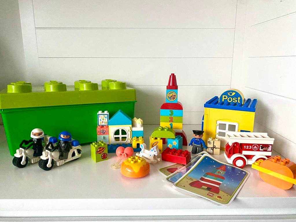 Grote Duplo set met opbergdoos en diverse figuren, Inclusief minifiguren, Gebruikt, Ophalen of Verzenden, Duplo
