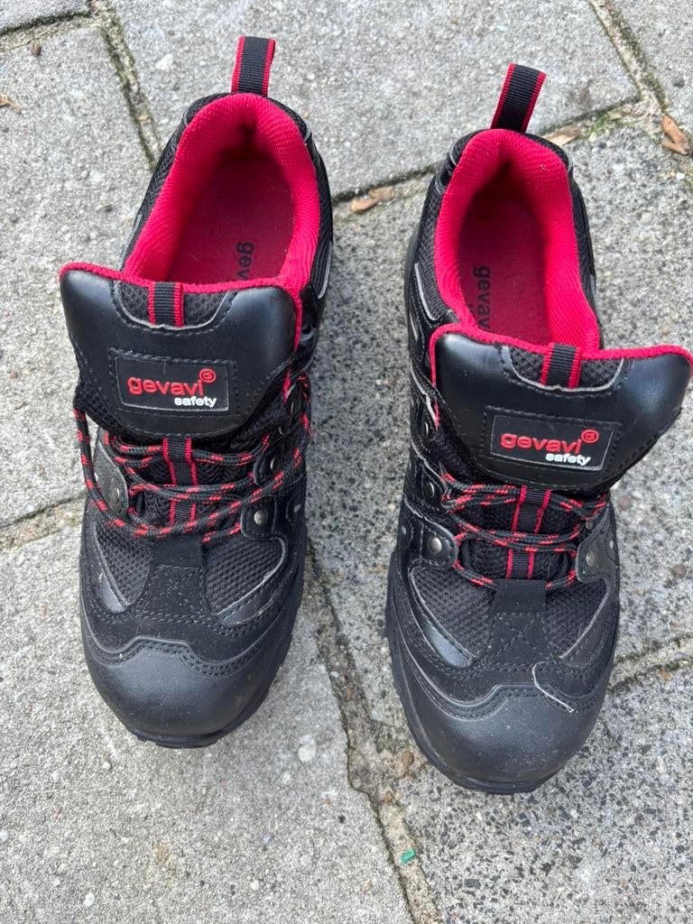 Werkschoenen maat 42 echte merk werkschoenen voor 35 euro, Ophalen of Verzenden, Zo goed als nieuw