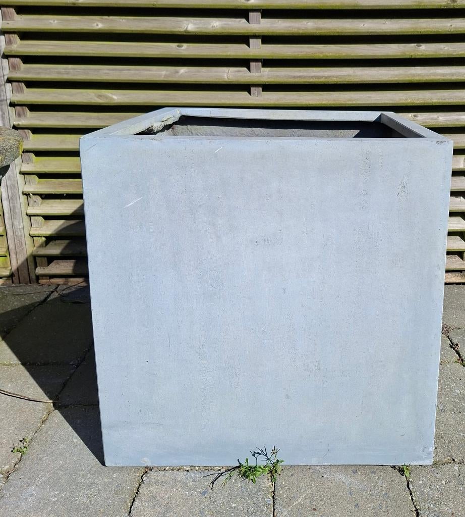 Grijze plantenbak groot / bloempot groot betonlook, Tuin en Terras, Ophalen, Overige materialen, Gebruikt, Minder dan 60 cm