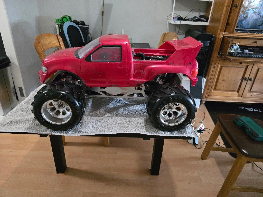 z.g.a.n. FG monstertruck 26cc, Hobby en Vrije tijd, Modelbouw | Radiografisch | Auto's, Benzine, Gebruikt, Auto offroad, Ophalen of Verzenden