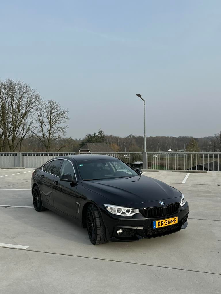 BMW 4-Serie 1.5 418I Gran Coupe M sport, Auto's, BMW, Automaat, 4-Serie, Zwart, Origineel Nederlands